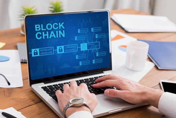 Comment la technologie blockchain transforme-t-elle le monde des affaires ?