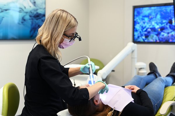 Comment la Clinique Poirier s'intègre-t-elle dans la communauté de Salaberry-de-Valleyfield ?