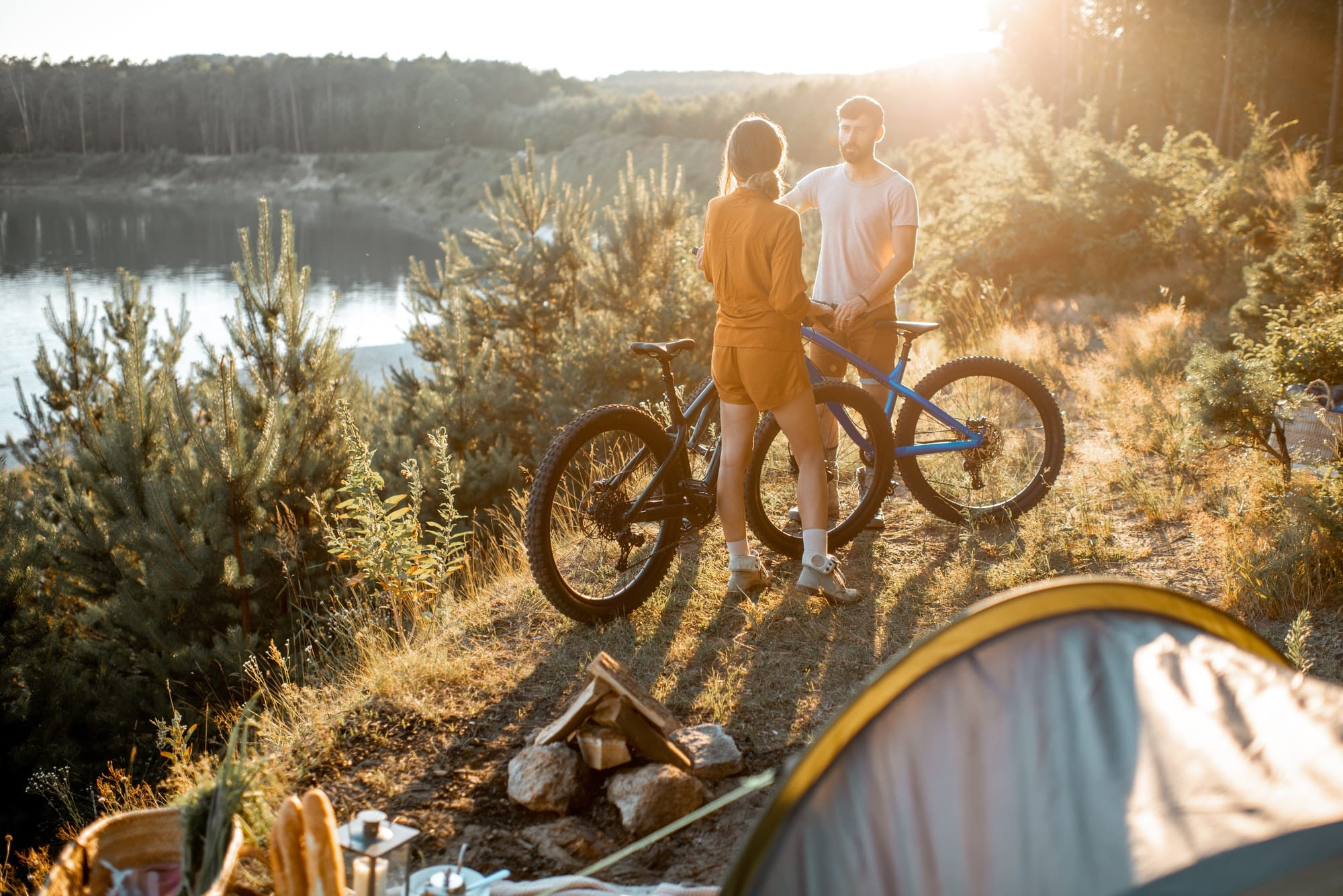 Comment organiser des sorties en vélo depuis les campings de Fréjus le long des pistes cyclables ?